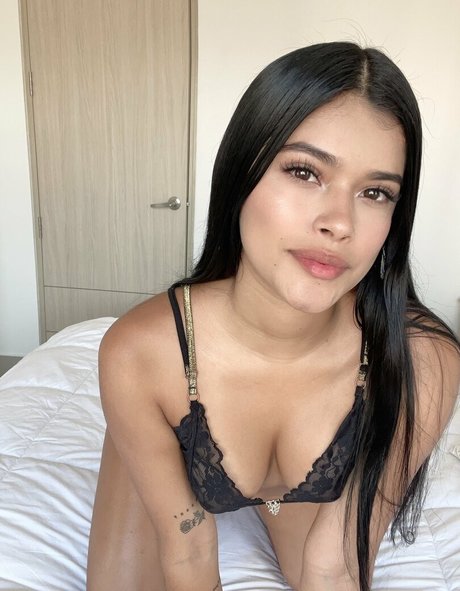 Naakte gelekte OnlyFans-foto van Malamorena