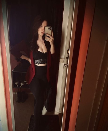 Naakte gelekte OnlyFans-foto van Vicki25