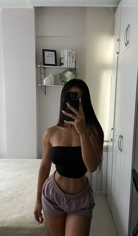 Naakte gelekte OnlyFans-foto van Hale Cabbar