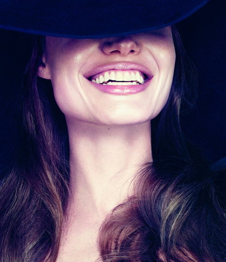 Naakte gelekte OnlyFans-foto van Angelina Jolie