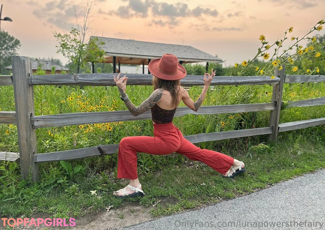 Naakte gelekte OnlyFans-foto van Lunapowersthefairy #58 Naakte gelekte OnlyFans-foto van Lunapowersthefairy #58