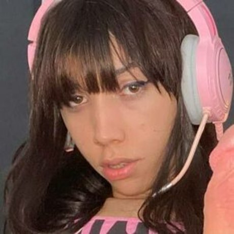 Naakte gelekte OnlyFans-foto van Melinferno