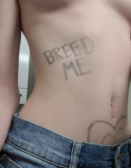 Naakte gelekte OnlyFans-foto van Kitty Bell