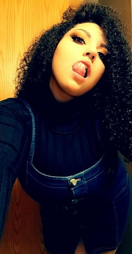Naakte gelekte OnlyFans-foto van Hotlips
