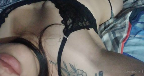 Naakte gelekte OnlyFans-foto van Pinkquartz15