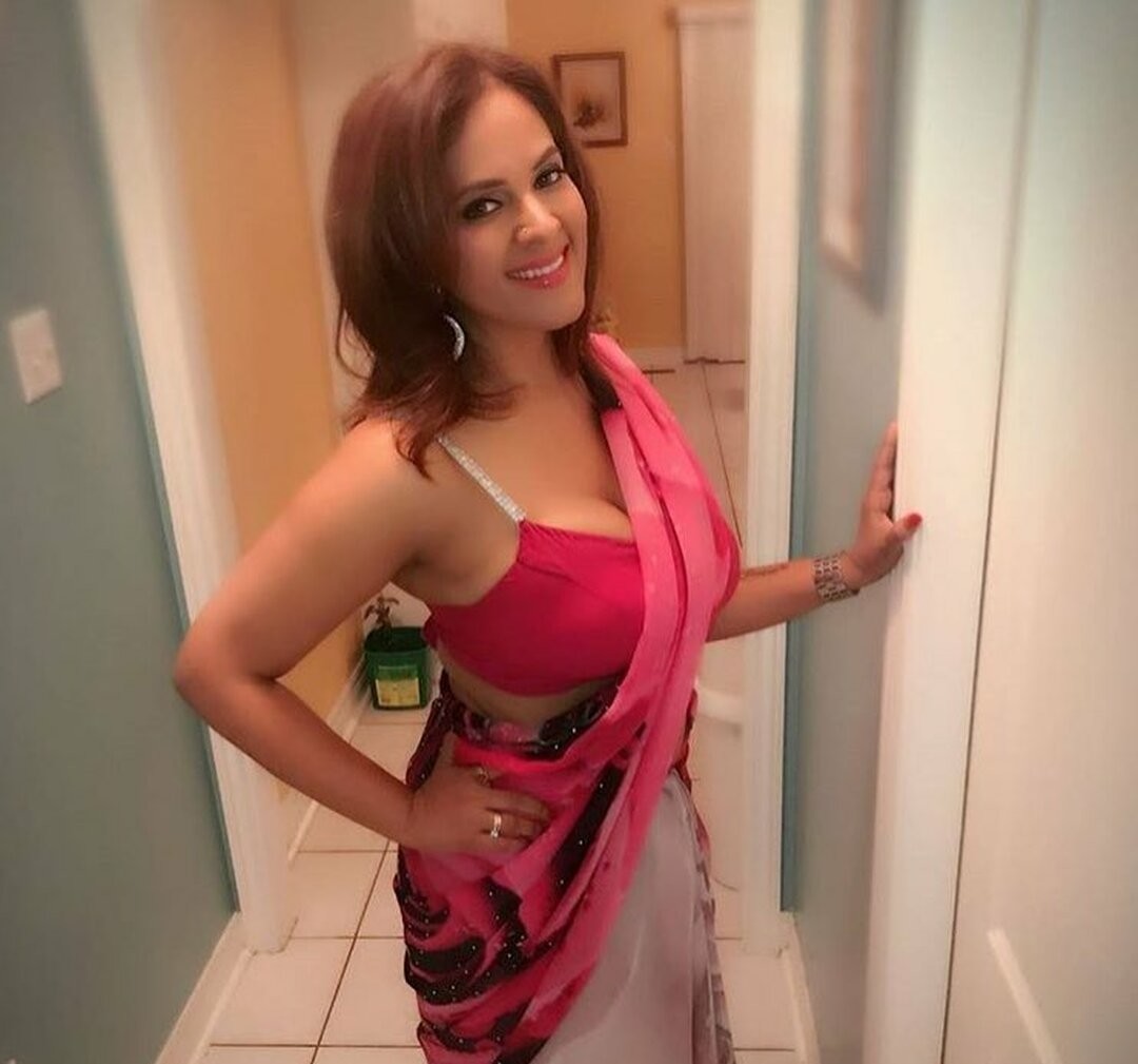 Naakte gelekte OnlyFans-foto van Minakshie Sethii #13 Naakte gelekte OnlyFans-foto van Minakshie Sethii #13