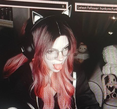 Naakte gelekte OnlyFans-foto van Porcelain Ghoul