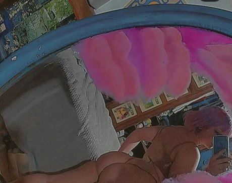 Naakte gelekte OnlyFans-foto van Midori