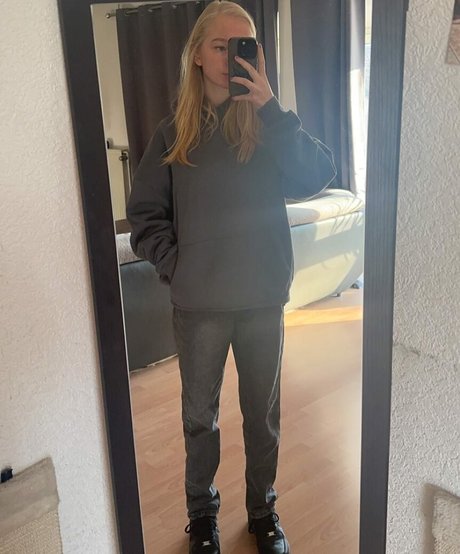 Naakte gelekte OnlyFans-foto van Blondevivi