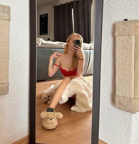 Blonde_vivi