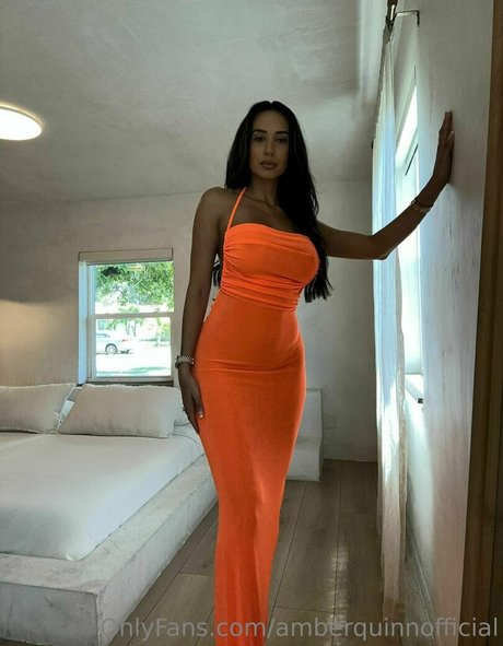 Naakte gelekte OnlyFans-foto van Amberquinnofficial
