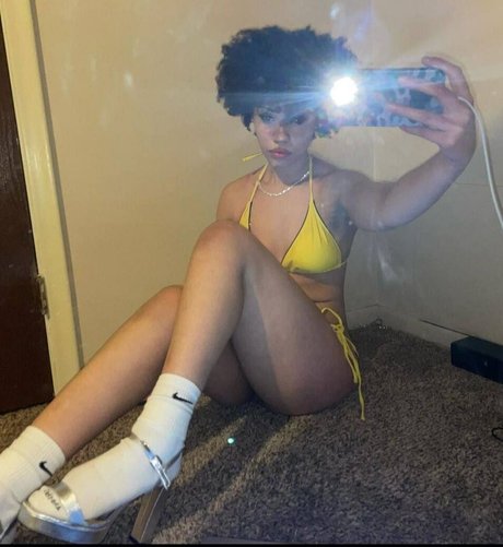 Naakte gelekte OnlyFans-foto van Gothxmyaa