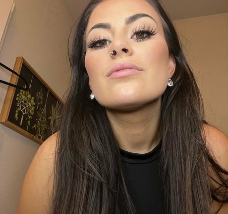 Naakte gelekte OnlyFans-foto van Angelofdeathhx