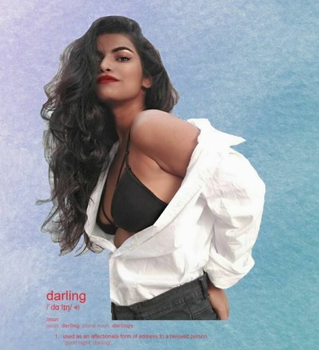 Naakte gelekte OnlyFans-foto van Nidhi Goel
