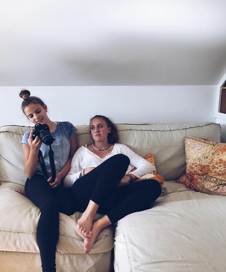 Naakte gelekte OnlyFans-foto van Lola Dubrul