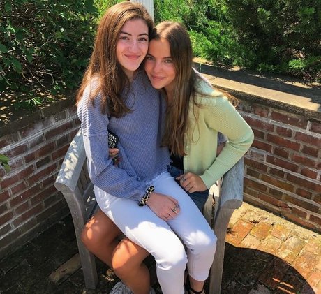 Naakte gelekte OnlyFans-foto van Lola Dubrul