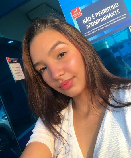 Naakte gelekte OnlyFans-foto van Trem Barbie