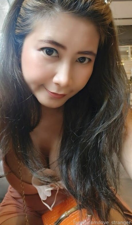 Naakte gelekte OnlyFans-foto van Lovestranger
