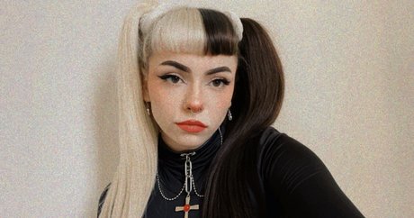 Naakte gelekte OnlyFans-foto van Emma Langevin