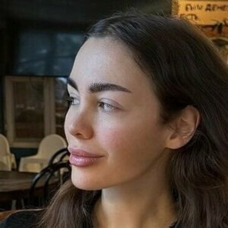 Naakte gelekte OnlyFans-foto van Toma Zhdanova