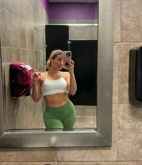 Naakte gelekte OnlyFans-foto van Anabanana