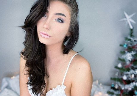 Naakte gelekte OnlyFans-foto van Taylor Kristine