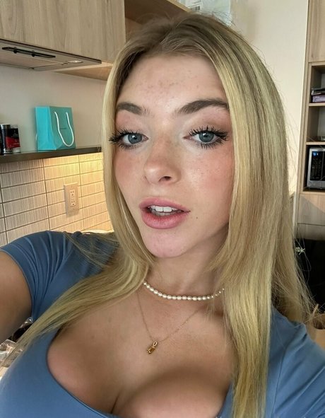 Naakte gelekte OnlyFans-foto van Rileymaetwo