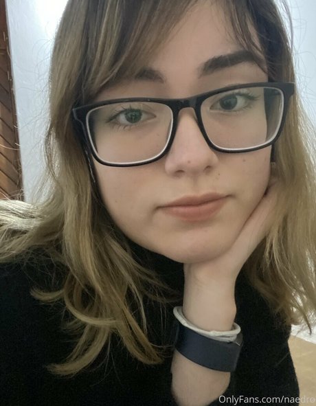 Naakte gelekte OnlyFans-foto van Dronae