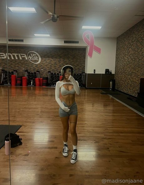 Naakte gelekte OnlyFans-foto van Madisonjaane