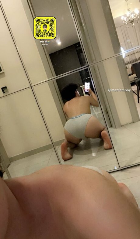 Naakte gelekte OnlyFans-foto van Mazfemboy