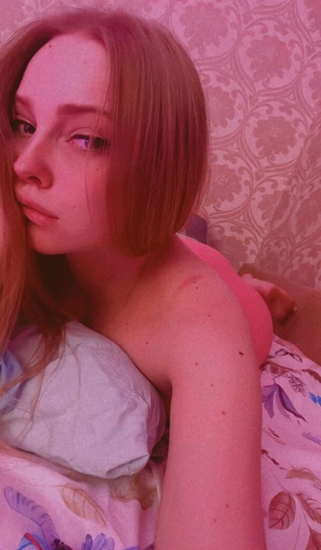 Naakte gelekte OnlyFans-foto van Selfika