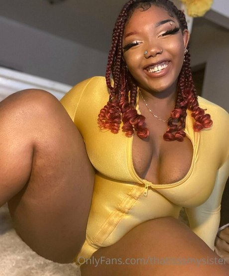 Naakte gelekte OnlyFans-foto van Thatisssmysister