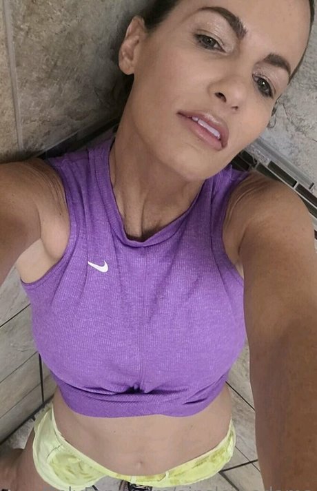 Ainsleyadams