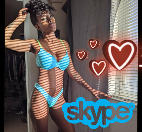 Naakte gelekte OnlyFans-foto van Pedisweet