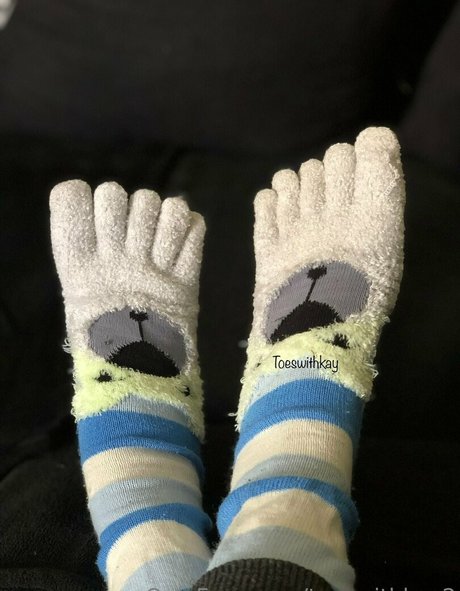 Toeswithkay2