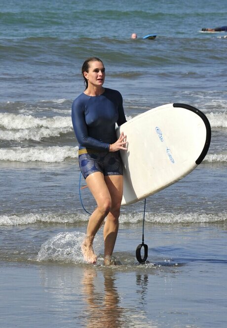 Naakte gelekte OnlyFans-foto van Brooke Shields