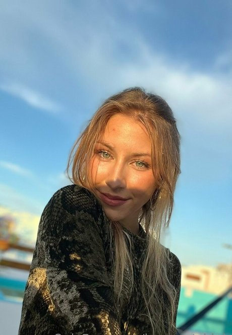 Naakte gelekte OnlyFans-foto van Lauragetshigh