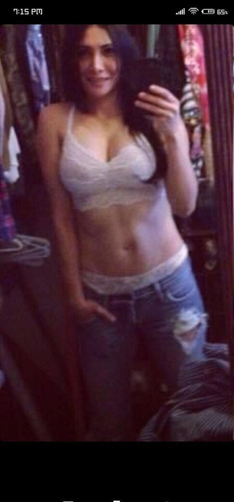 Naakte gelekte OnlyFans-foto van Cari88