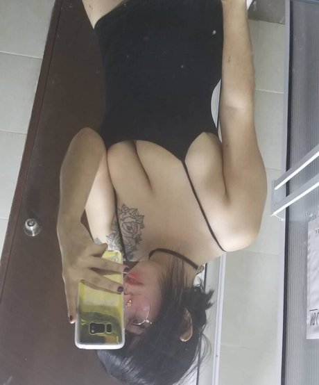 Naakte gelekte OnlyFans-foto van Noantonella