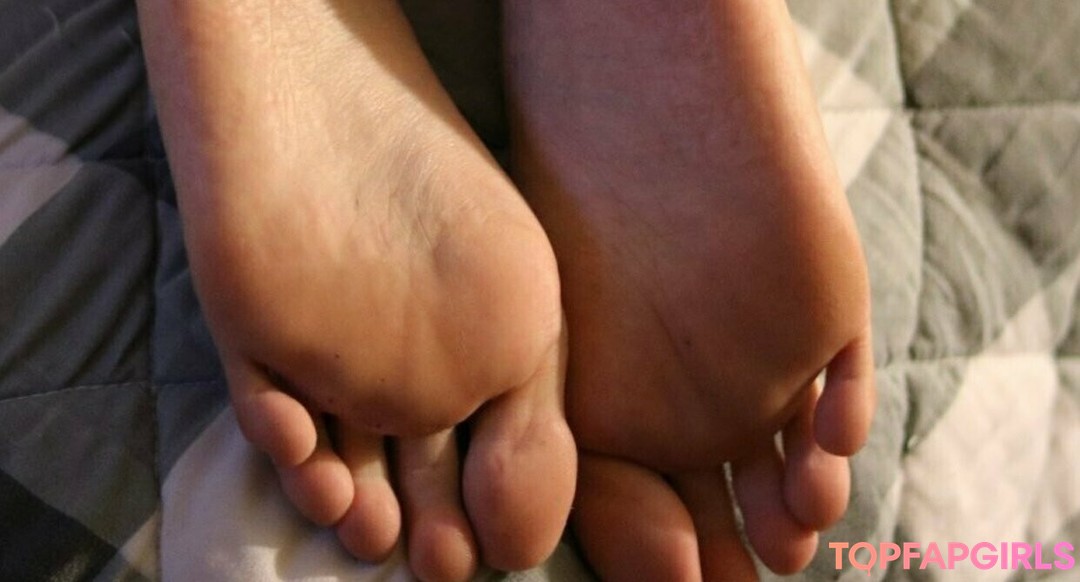 Naakte gelekte OnlyFans-foto van Msfeetsie #2 Naakte gelekte OnlyFans-foto van Msfeetsie #2