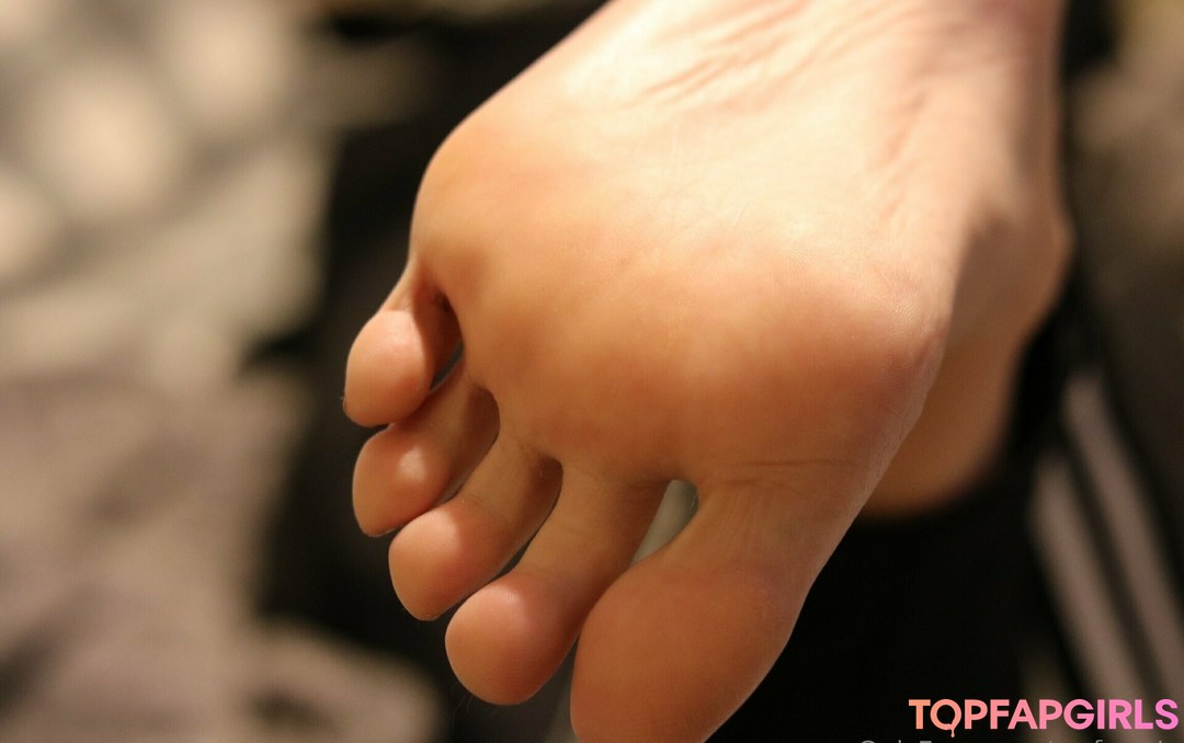 Naakte gelekte OnlyFans-foto van Msfeetsie #47 Naakte gelekte OnlyFans-foto van Msfeetsie #47