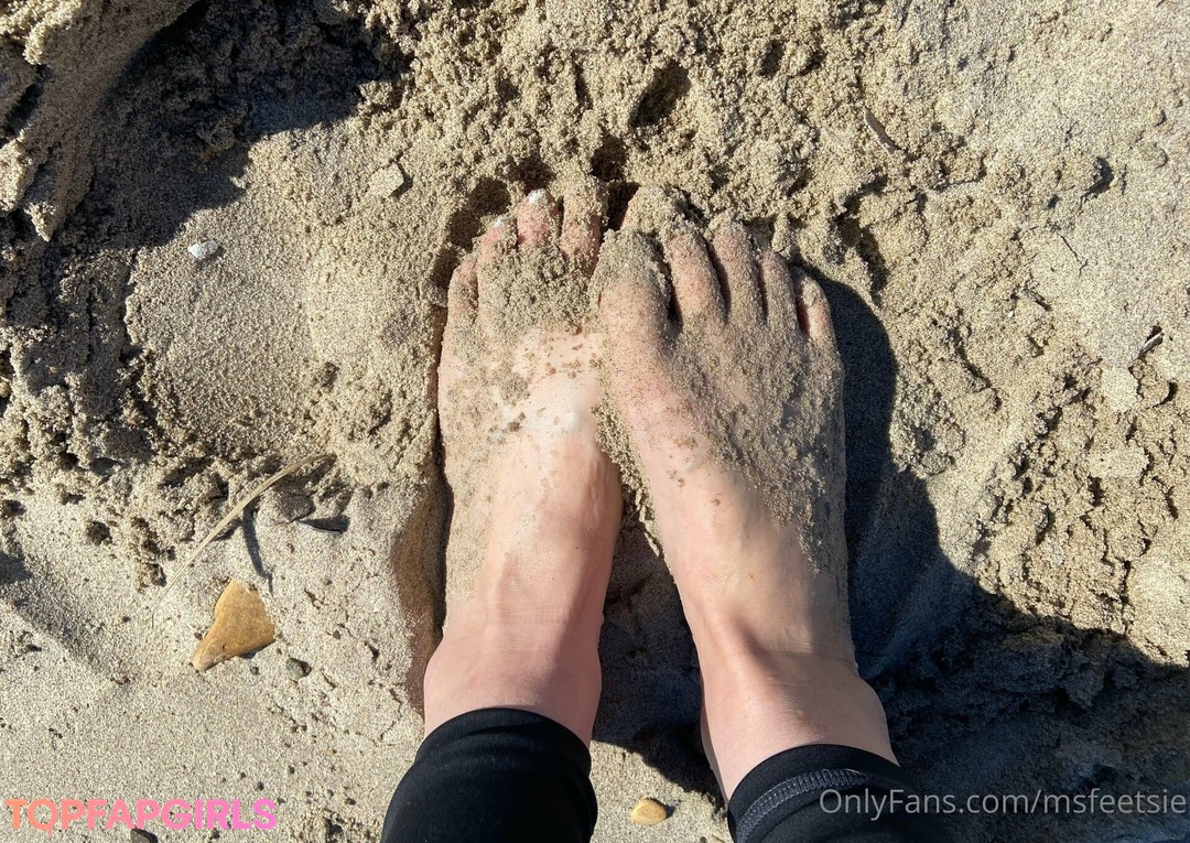 Naakte gelekte OnlyFans-foto van Msfeetsie #60 Naakte gelekte OnlyFans-foto van Msfeetsie #60