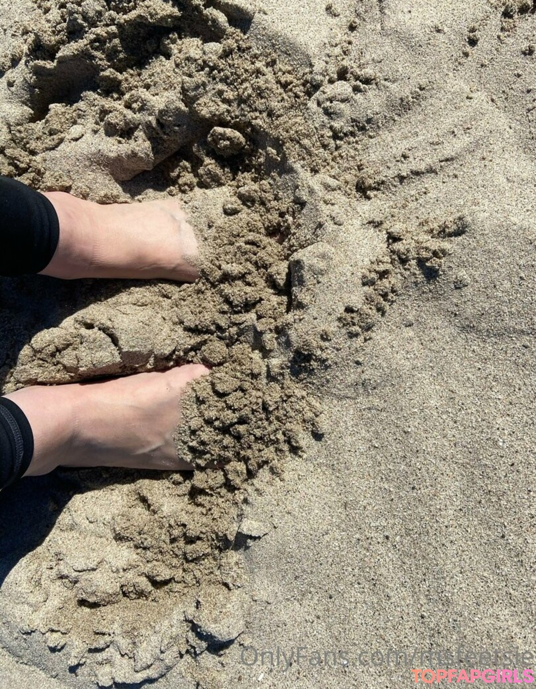 Naakte gelekte OnlyFans-foto van Msfeetsie #61 Naakte gelekte OnlyFans-foto van Msfeetsie #61