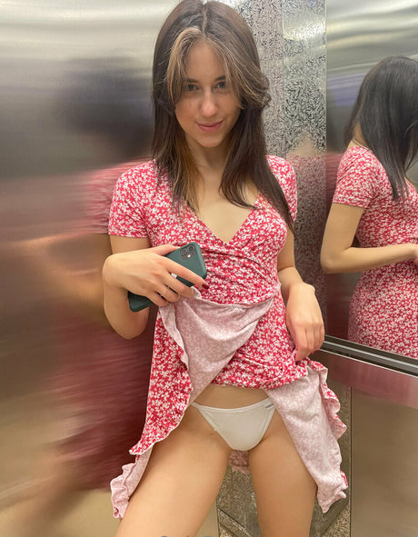 Naakte gelekte OnlyFans-foto van Vikkyvip