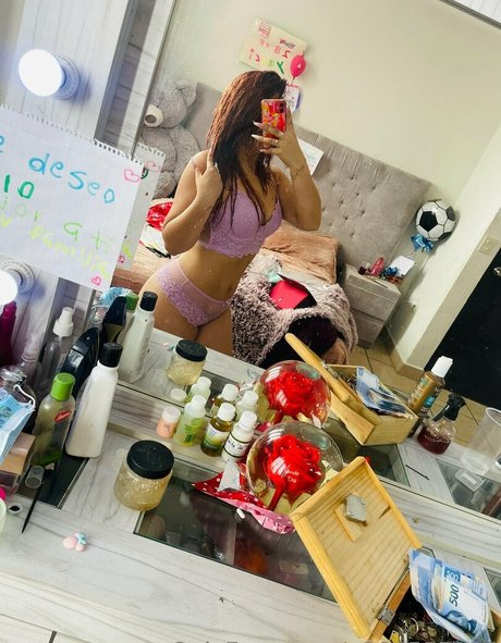 Naakte gelekte OnlyFans-foto van Yalcynprestige