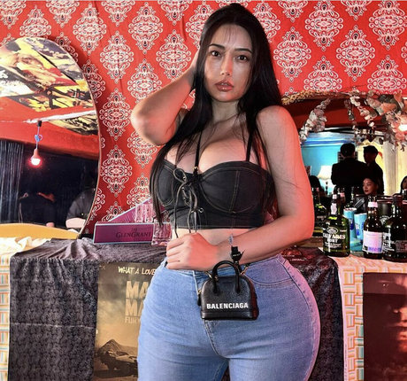 Naakte gelekte OnlyFans-foto van Anotherfaker