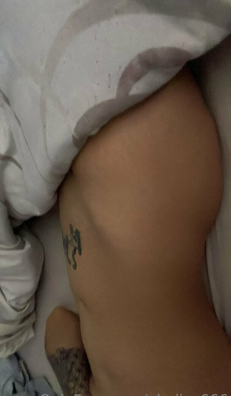Naakte gelekte OnlyFans-foto van Alediaz666