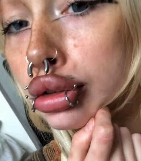 Naakte gelekte OnlyFans-foto van Puppyxox