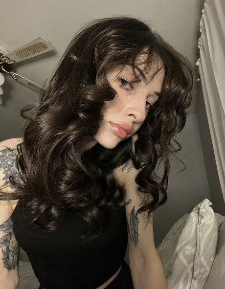 Naakte gelekte OnlyFans-foto van Jadedhunny