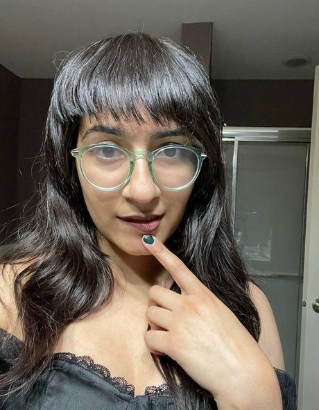 Naakte gelekte OnlyFans-foto van Currymyfavor